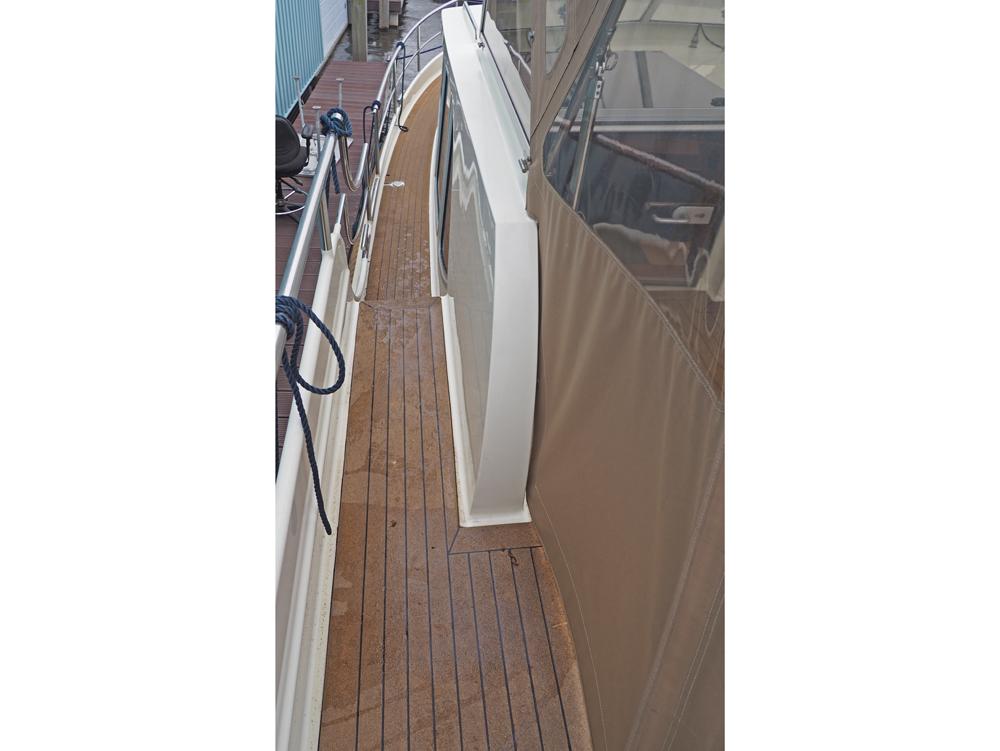 Deck equipment
